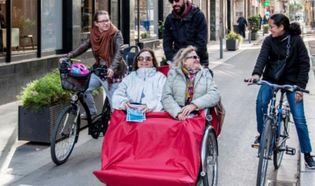 en bici sense edat foto