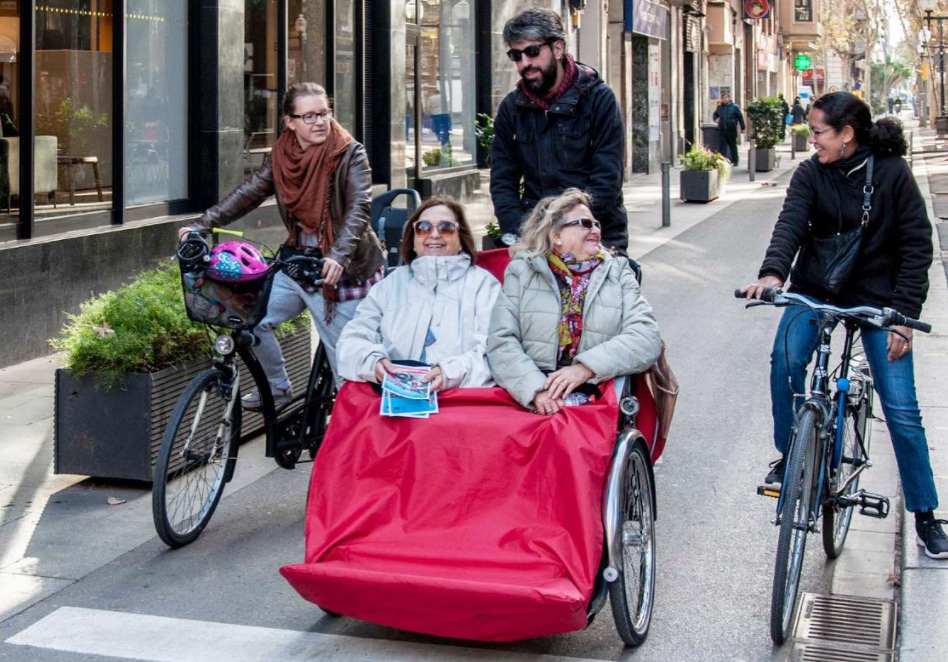 en bici sense edat foto